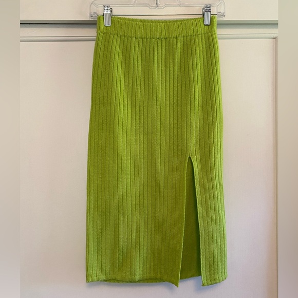 Cute Sweater Set in Lime Green - Picture 3 of 8